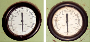 مقياسي الضغط ودرجة الحرارة العائدين للخزان المنكوب ويوجدان في غرفة التحكم. 